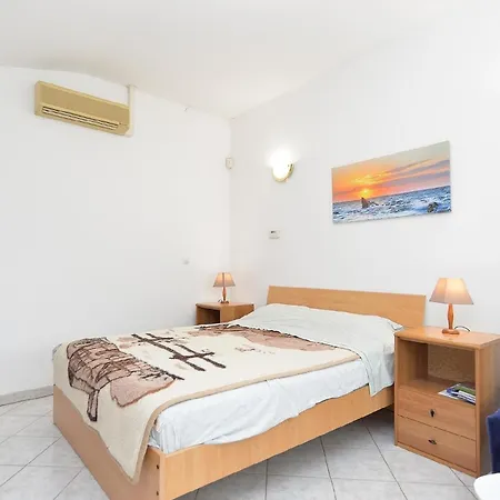 Apartment Fuer 3 Personen Ca 30 Qm In Medulin, Istrien Suedkueste Von Istrien