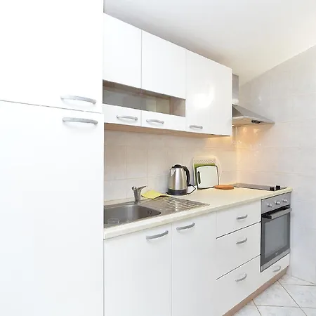 Apartment Fuer 3 Personen Ca 30 Qm In Medulin, Istrien Suedkueste Von Istrien